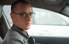 Split-James-McAvoy-as-Dennis.jpg