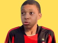 Kylian-Mbappe-in-AC-Milan-kit-1.jpg